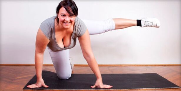 gadis melakukan yoga untuk menurunkan berat badan