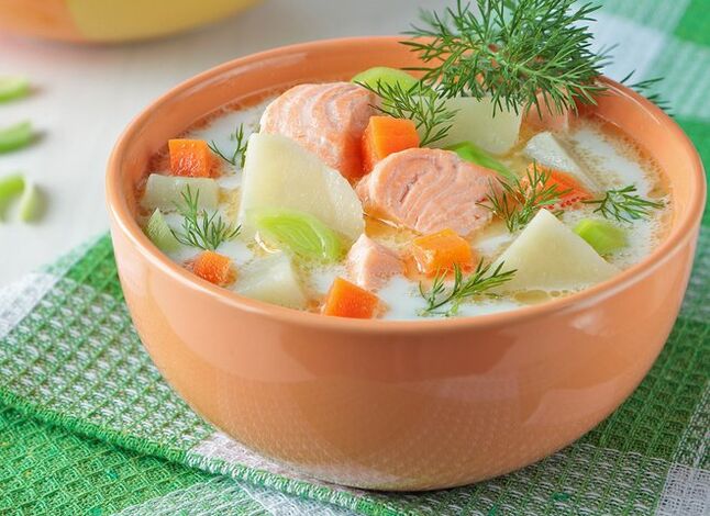 Sup salmon Norway untuk mereka yang menurunkan berat badan pada diet Dukan dalam fasa Alternation atau Fixation